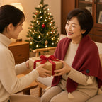 クリスマスギフトとしてヒートショールを贈る親子